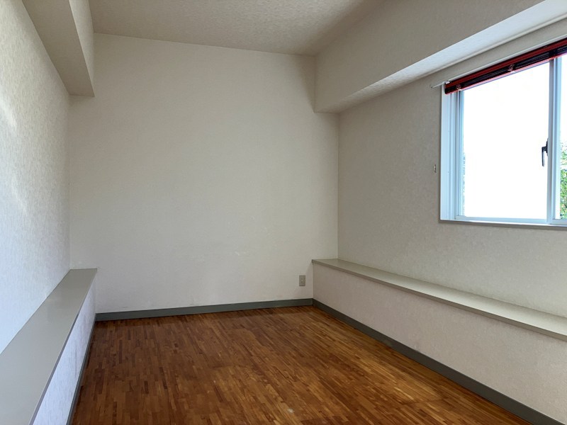 ヒルハウス披露山 ベッドルーム