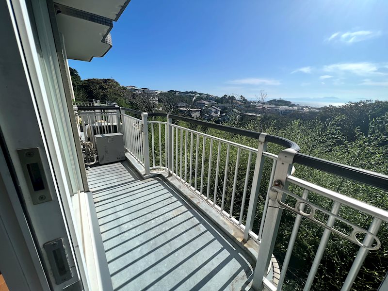 ヒルハウス披露山 ベランダ