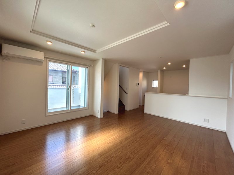 鎌倉市台1丁目戸建 リビング