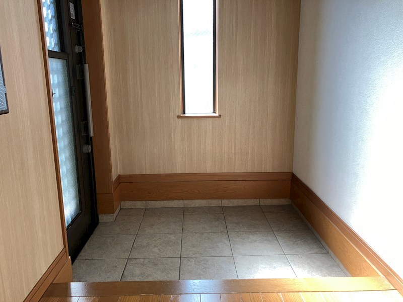 上野町１丁目戸建 玄関