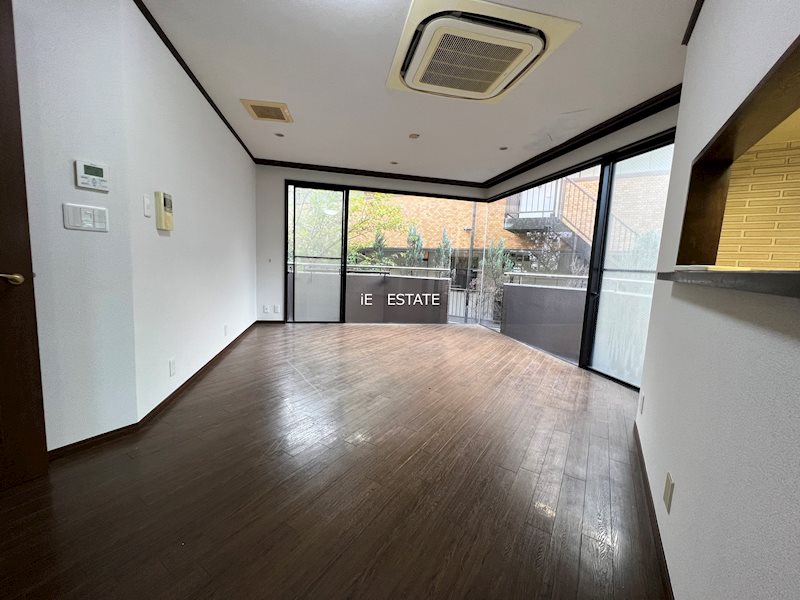 コンドミニアムテレジア  リビング