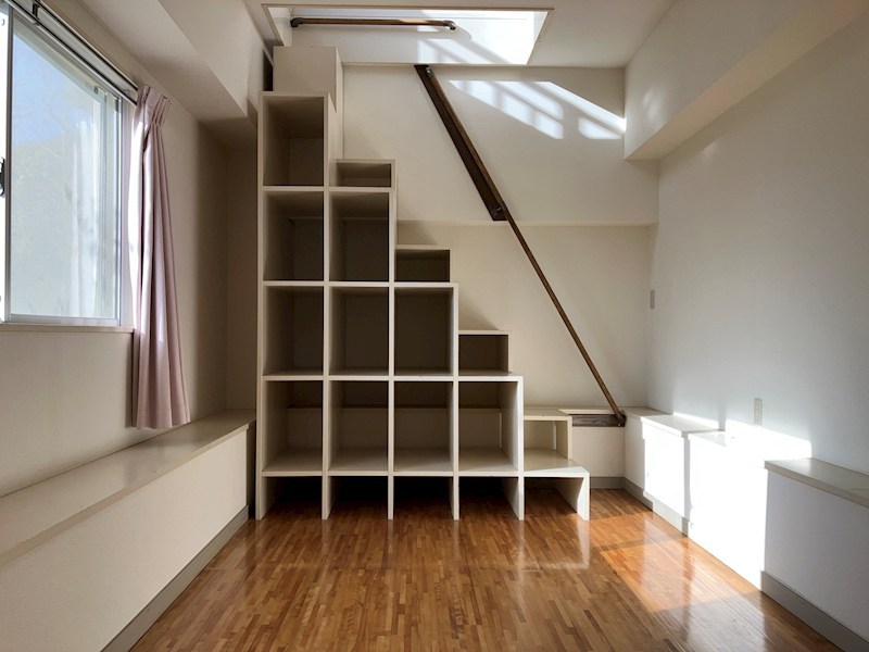 ヒルハウス披露山 ベッドルーム