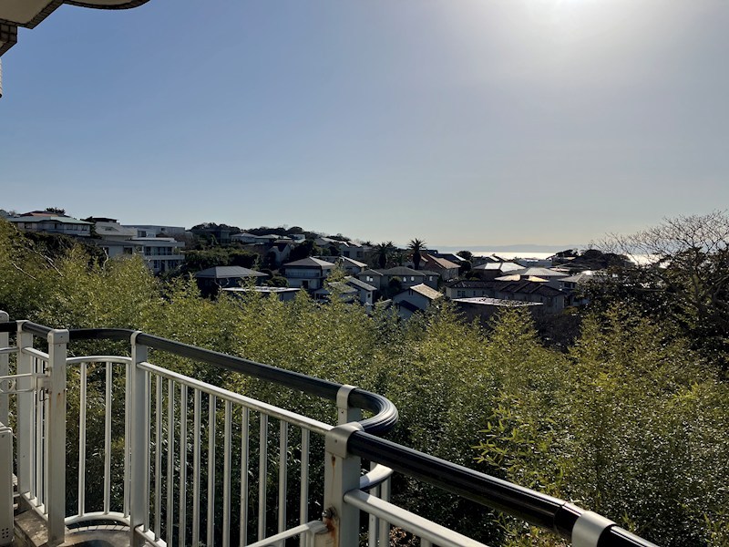 ヒルハウス披露山 ベランダ