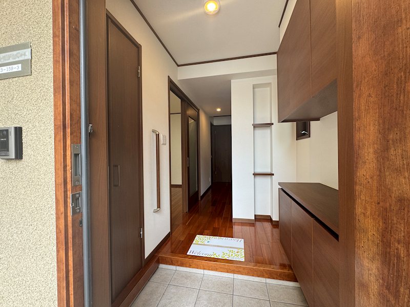 本郷町３丁目戸建 玄関