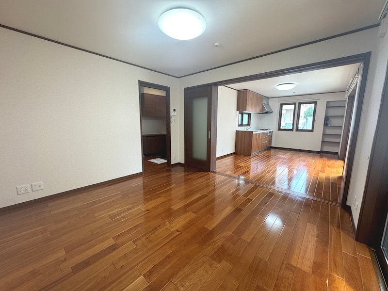 本郷町３丁目戸建 リビング