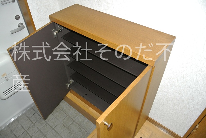 アプリコットハウス 玄関