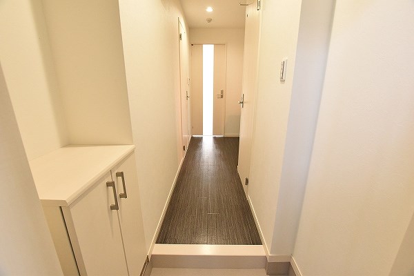 U-Basic reef 三萩野(ユー・ベーシックリーフ三萩野)  玄関