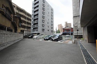 オールセインツ 駐車場