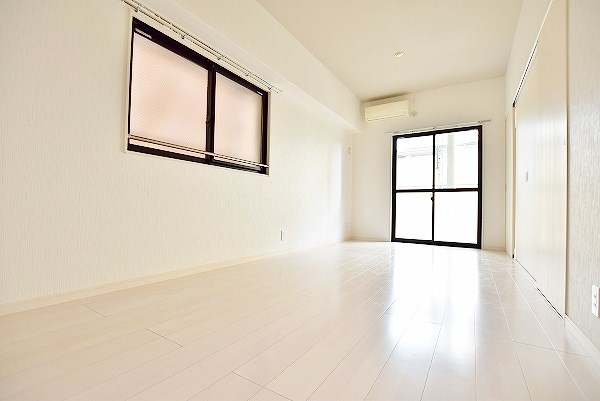 Ｖｏｌｕｍｅ５（ボリュームファイブ） リビング