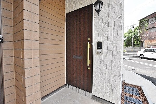 ヴィラタカハマ 玄関