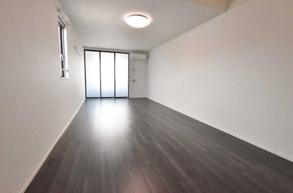 ヴィラタカハマ リビング