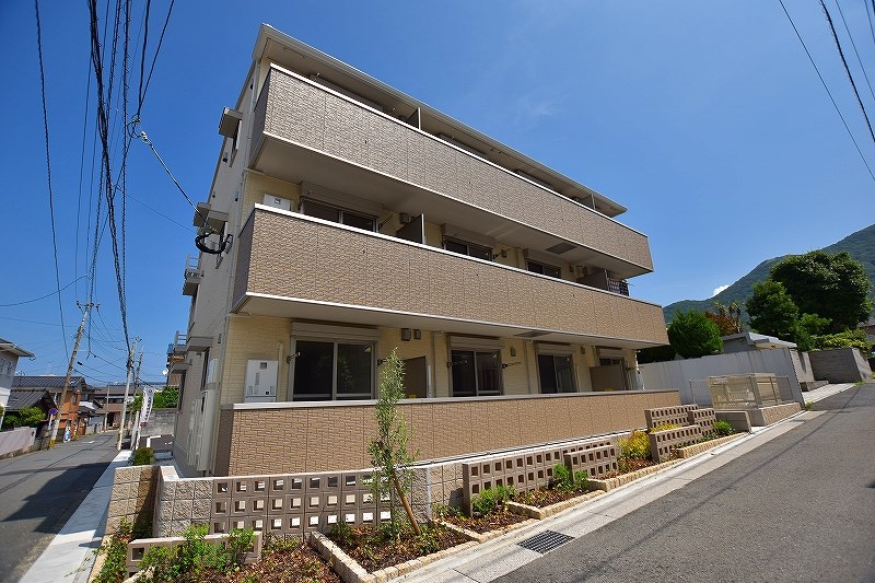 ラウンドシティ足原 203号室 外観