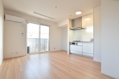 トレス日明壱番館 リビング