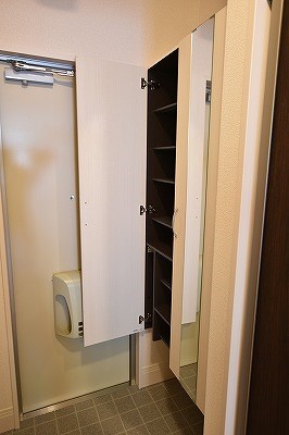 D-room泉台　A棟 玄関