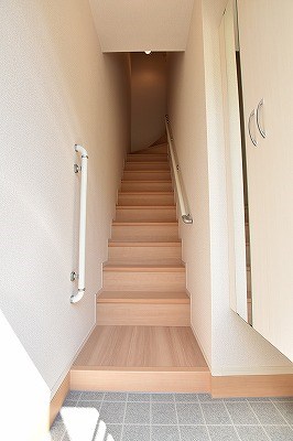 D-room泉台　A棟 玄関