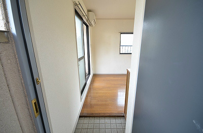 光ハイツ 玄関