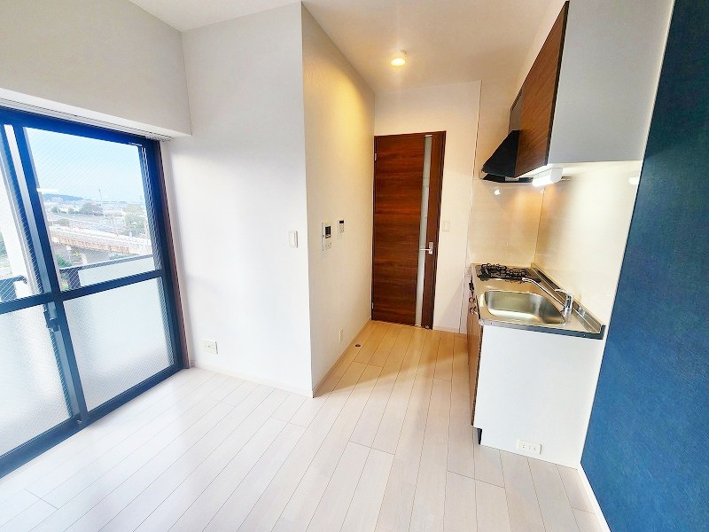 THE SQUARE・Club Residence (ザ・スクエアクラブレジデンス)  リビング