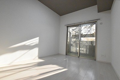 ラフィーネ上葛原 ベッドルーム