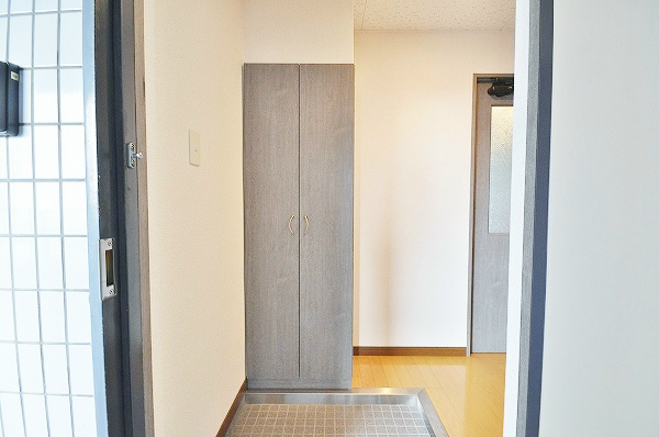 ロイヤルセンターＢＬＤ 玄関