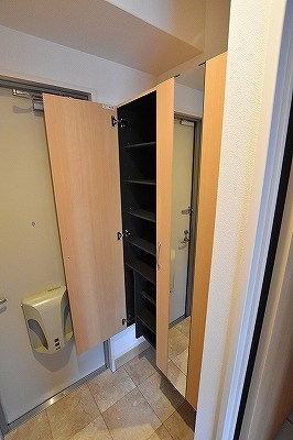 Polonia　Kokura-kita（ポロニアコクラキタ） 玄関