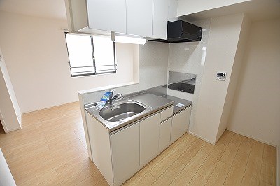 ラインハイム三萩野 キッチン