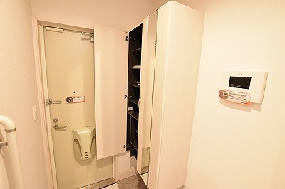 Alltid glad fargerik（ｱﾙﾃｨｸﾞﾗﾌｫｰｹﾞﾘｯｸ） 玄関