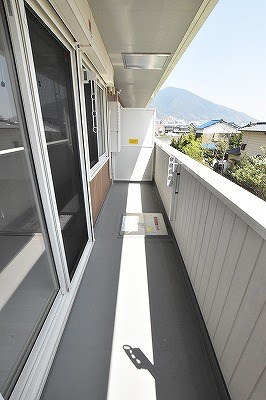 Alltid glad fargerik（ｱﾙﾃｨｸﾞﾗﾌｫｰｹﾞﾘｯｸ） ベランダ