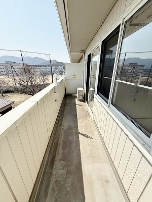 Alltid glad fargerik（ｱﾙﾃｨｸﾞﾗﾌｫｰｹﾞﾘｯｸ） ベランダ