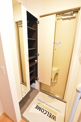 ハイヒルズ城野 玄関