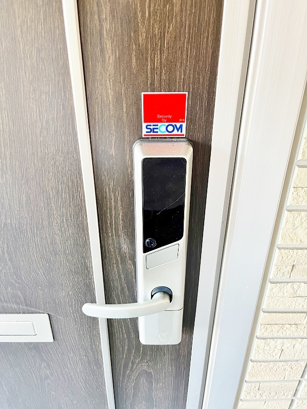 ハイヒルズ城野 玄関