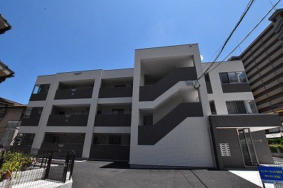 エバーグリーン小倉 303号室 外観