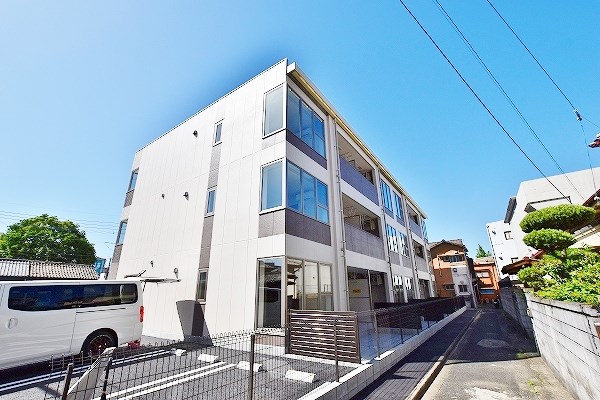 エバーグリーン小倉 303号室 外観