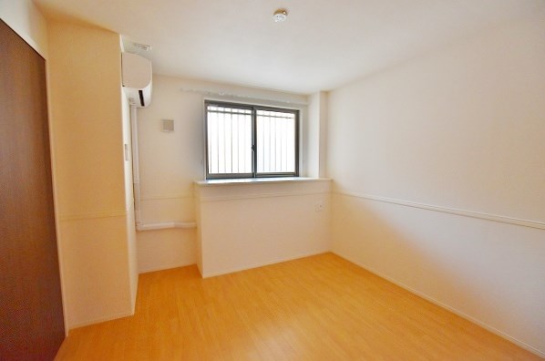 エバーグリーン小倉 ベッドルーム