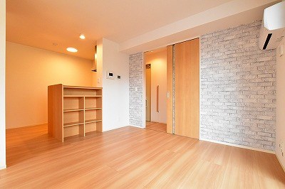 ｍｏｒｅｐｌｕｓ砂津 (モアプラス砂津) リビング