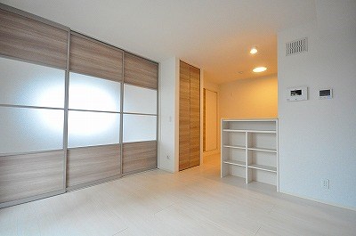 ｍｏｒｅｐｌｕｓ砂津 (モアプラス砂津) リビング