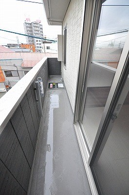 ｍｏｒｅｐｌｕｓ砂津 (モアプラス砂津) ベランダ