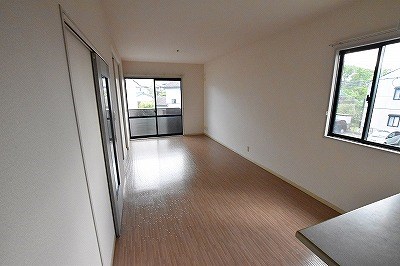 プラティークアヴェニュー　A棟 リビング