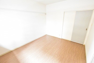 プラティークアヴェニュー　A棟 ベッドルーム