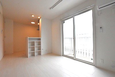 ヴェルジェ深田Ⅴ リビング