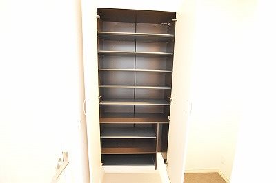 ヴェルジェ深田Ⅴ 玄関