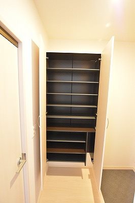 ヴェルジェ深田Ⅴ 玄関