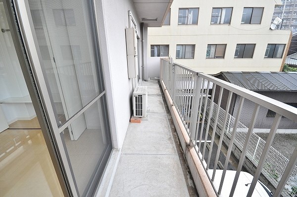 ラフィーネ小倉   ベランダ