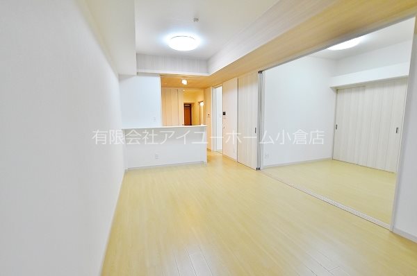 ウイングス城野駅前 リビング