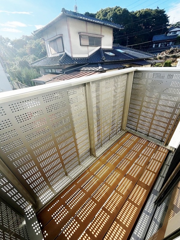 Une beau palais（ｴﾇﾎﾞｰﾊﾟﾚ）  ベランダ