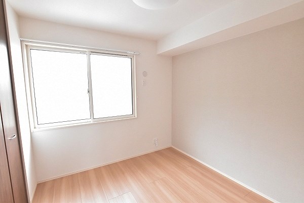 Une beau palais（ｴﾇﾎﾞｰﾊﾟﾚ）  ベッドルーム