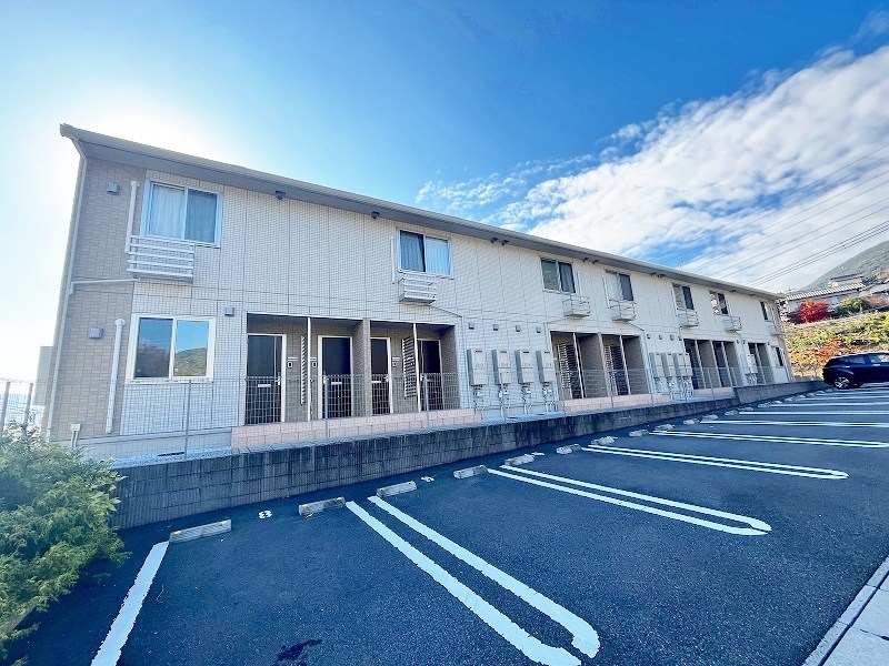 Une beau palais（ｴﾇﾎﾞｰﾊﾟﾚ）  203号室 外観