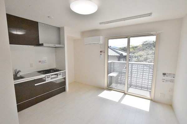 Une beau palais（ｴﾇﾎﾞｰﾊﾟﾚ）  リビング