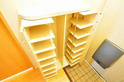 フレグランス常盤　Ａ棟 玄関