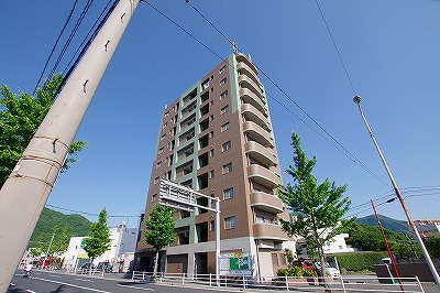 ファミリーハウス勝山 402号室 外観