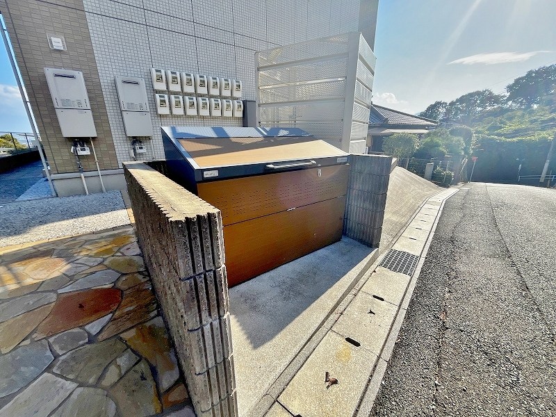 Une beau palais（ｴﾇﾎﾞｰﾊﾟﾚ）   その他外観2